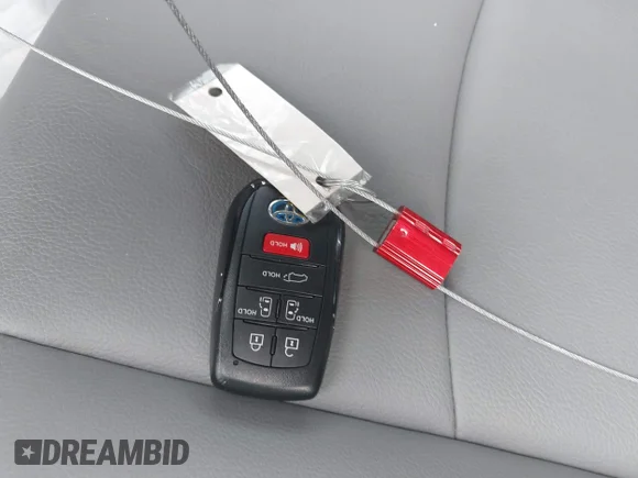 ✅ 2025 Toyota Sienna XLE • VIN: 5TDJRKEC5SS278787 • Lot: 44429061. Wystawiony na IAAI z przebiegiem 2 040 mil. Bezpłatny archiwum sprzedaży aukcyjnych z USA i szczegółowy raport historii pojazdu na DreamBid. Zdjęcie 11.