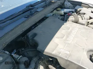 ✅ 2017 Lincoln Continental Livery • VIN: 1LN6L9HK3H5601473 • Lot: 42811943. Wystawiony na IAAI z przebiegiem 231 456 mil. Bezpłatny archiwum sprzedaży aukcyjnych z USA i szczegółowy raport historii pojazdu na DreamBid. Zdjęcie 19.