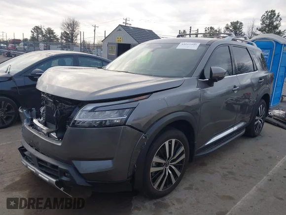 ✅ 2024 Nissan Pathfinder Platinum • VIN: 5N1DR3DJ3RC244471 • Lot: 44015440. Wystawiony na IAAI z przebiegiem 22 599 mil. Bezpłatny archiwum sprzedaży aukcyjnych z USA i szczegółowy raport historii pojazdu na DreamBid. Zdjęcie 2.