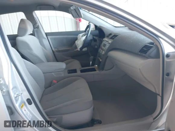 ✅ 2007 Toyota Camry CE • VIN: 4T1BE46K37U502252 • Lot: 45544856. Wystawiony na IAAI z przebiegiem 116 189 mil. Bezpłatny archiwum sprzedaży aukcyjnych z USA i szczegółowy raport historii pojazdu na DreamBid. Zdjęcie 5.