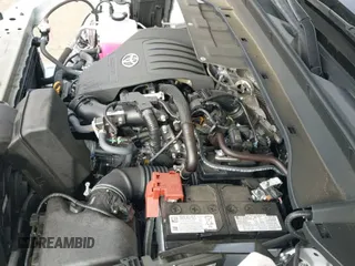 ✅ 2025 Toyota Highlander XLE • VIN: 5TDAAAB59SS071990 • Lot: 43551134. Listed on IAAI with 7,552 mi. Free auction sales archive from the USA and detailed vehicle history report at DreamBid. Image 21.