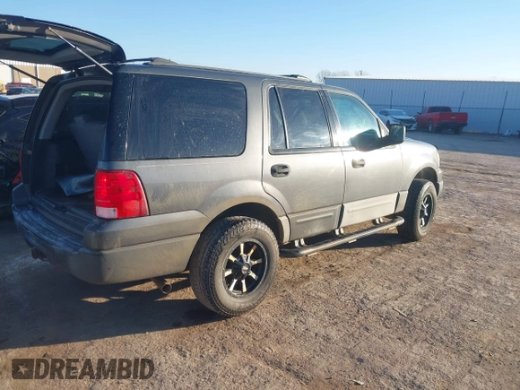 ✅ 2004 Ford Expedition Special Service • VIN: 1FMPU16L84LA11144 • Lot: 43831125. Wystawiony na IAAI z przebiegiem Nie podano. Bezpłatny archiwum sprzedaży aukcyjnych z USA i szczegółowy raport historii pojazdu na DreamBid. Zdjęcie 4.