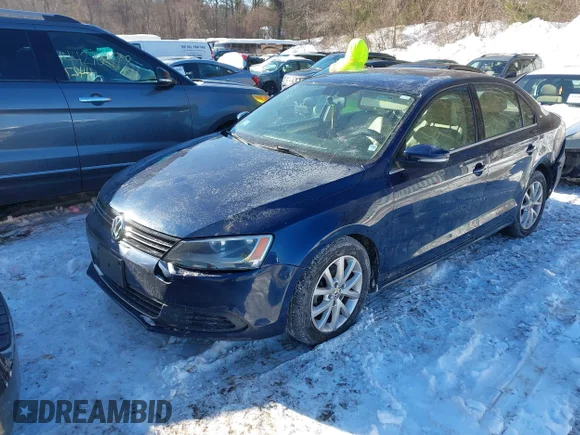 ✅ 2014 Volkswagen Jetta SE • VIN: 3VWD17AJ3EM420142 • Lot: 44237035. Wystawiony na IAAI z przebiegiem 139 877 mil. Bezpłatny archiwum sprzedaży aukcyjnych z USA i szczegółowy raport historii pojazdu na DreamBid. Zdjęcie 2.