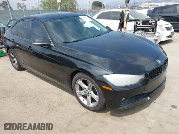 ✅ 2013 BMW 3 Series 328i • VIN: WBA3C1C53DF444619 • Lot: 45508540. Wystawiony na IAAI z przebiegiem 154 968 mil. Bezpłatny archiwum sprzedaży aukcyjnych z USA i szczegółowy raport historii pojazdu na DreamBid. Zdjęcie 1.