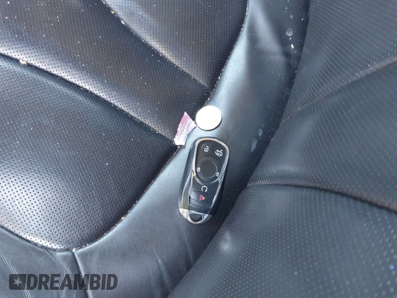 ✅ 2018 Buick LaCrosse Essence • VIN: 1G4ZP5SS4JU144302 • Lot: 44906737. Wystawiony na IAAI z przebiegiem 103 317 mil. Bezpłatny archiwum sprzedaży aukcyjnych z USA i szczegółowy raport historii pojazdu na DreamBid. Zdjęcie 11.
