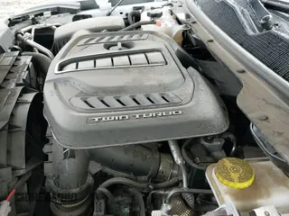 ✅ 2024 Jeep Grand Wagoneer Series II • VIN: 1C4SJSFP2RS107414 • Лот: 43348377. Опубликован ранее на IAAI с пробегом 40 505 миль. Бесплатный доступ к архиву аукционных продаж из США и подробный отчёт об истории автомобиля на DreamBid. Изображение 25.