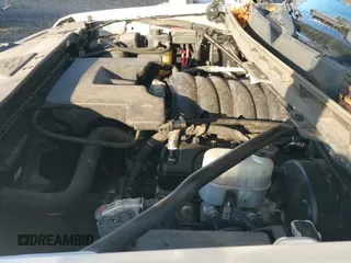 ✅ 2016 Chevrolet Silverado 1500 LT • VIN: 1GCUKREC3GF210666 • Lot: 43638489. Wystawiony na IAAI z przebiegiem 198 047 mil. Bezpłatny archiwum sprzedaży aukcyjnych z USA i szczegółowy raport historii pojazdu na DreamBid. Zdjęcie 19.