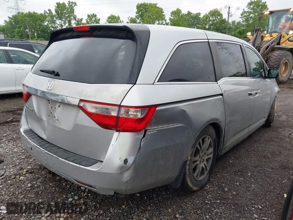 ✅ 2011 Honda Odyssey EX-L • VIN: 5FNRL5H66BB023775 • Lot: 45154319. Wystawiony na IAAI z przebiegiem 213 384 mil. Bezpłatny archiwum sprzedaży aukcyjnych z USA i szczegółowy raport historii pojazdu na DreamBid. Zdjęcie 4.