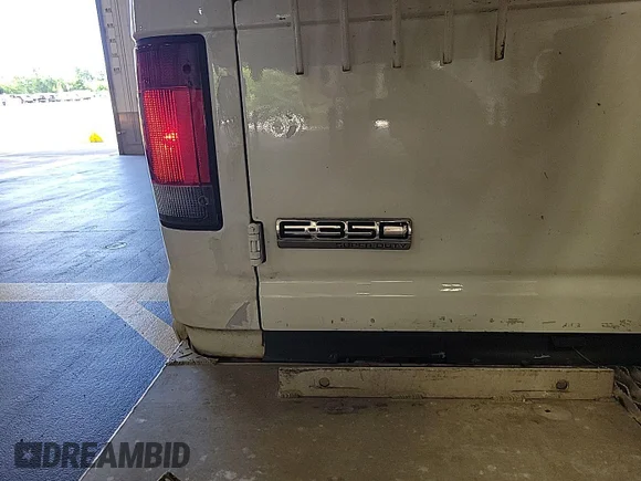 ✅ 2007 Ford Econoline Cargo • VIN: 1FTSE34L37DA57456 • Lot: 42571068. Wystawiony na IAAI z przebiegiem 103 444 mil. Bezpłatny archiwum sprzedaży aukcyjnych z USA i szczegółowy raport historii pojazdu na DreamBid. Zdjęcie 1.