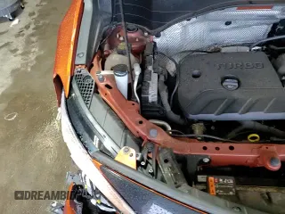 ✅ 2023 Buick Encore GX Preferred • VIN: KL4MMCSL4PB025006 • Lot: 82067065. Wystawiony na Copart z przebiegiem 33 946 mil. Bezpłatny archiwum sprzedaży aukcyjnych z USA i szczegółowy raport historii pojazdu na DreamBid. Zdjęcie 16.