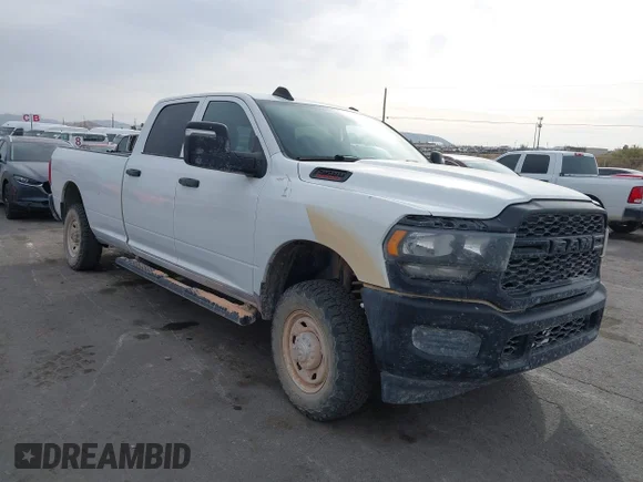 ✅ 2023 Ram 2500 Tradesman • VIN: 3C6UR5HJ6PG601377 • Lot: 43429978. Wystawiony na IAAI z przebiegiem 114 616 mil. Bezpłatny archiwum sprzedaży aukcyjnych z USA i szczegółowy raport historii pojazdu na DreamBid. Zdjęcie 1.