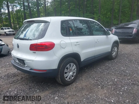 ✅ 2017 Volkswagen Tiguan S • VIN: WVGAV7AX5HK045442 • Lot: 44984435. Wystawiony na IAAI z przebiegiem 89 151 mil. Bezpłatny archiwum sprzedaży aukcyjnych z USA i szczegółowy raport historii pojazdu na DreamBid. Zdjęcie 4.