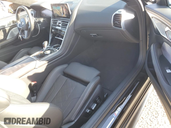 ✅ 2023 BMW M8 Competition • VIN: WBSAE0C0XPCM16978 • Lot: 90217825. Wystawiony na Copart z przebiegiem 13 528 mil. Bezpłatny archiwum sprzedaży aukcyjnych z USA i szczegółowy raport historii pojazdu na DreamBid. Zdjęcie 8.