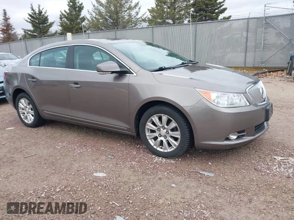 ✅ 2012 Buick LaCrosse Leather • VIN: 1G4GC5ER9CF204111 • Лот: 42033655. Опубликован ранее на IAAI с пробегом 152 895 миль. Бесплатный доступ к архиву аукционных продаж из США и подробный отчёт об истории автомобиля на DreamBid. Изображение 1.