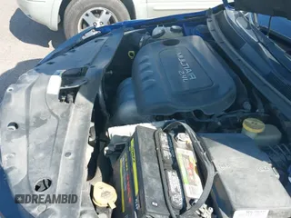 ✅ 2015 Chrysler 200 Limited • VIN: 1C3CCCAB5FN709495 • Lot: 43014888. Wystawiony na IAAI z przebiegiem 106 651 mil. Bezpłatny archiwum sprzedaży aukcyjnych z USA i szczegółowy raport historii pojazdu na DreamBid. Zdjęcie 13.