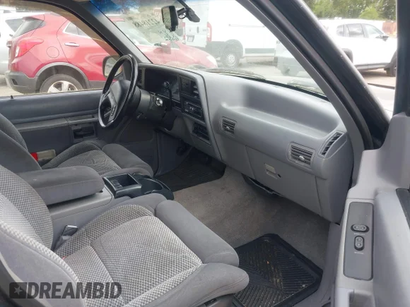 ✅ 1994 Ford Explorer Eddie Bauer • VIN: 1FMDU34X1RUA06860 • Lot: 42218488. Listed on IAAI with 68,682 mi. Free auction sales archive from the USA and detailed vehicle history report at DreamBid. Image 5.