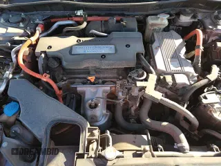 ✅ 2017 Honda Accord Touring • VIN: JHMCR6F71HC028473 • Lot: 87445195. Listed on Copart with 71,120 mi. Free auction sales archive from the USA and detailed vehicle history report at DreamBid. Image 13.