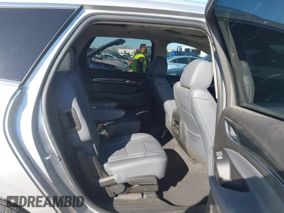 ✅ 2020 Buick Enclave Premium • VIN: 5GAERCKW7LJ173013 • Лот: 44442558. Опубліковано раніше на IAAI з пробігом 102 268 миль. Безкоштовний доступ до архіву аукціонних продажів зі США та докладний звіт про історію автомобіля на DreamBid. Зображення 8.