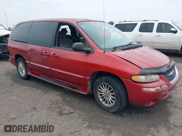 ✅ 2000 Chrysler Town & Country LX • VIN: 1C4GP44G1YB671279 • Лот: 44439119. Опубликован ранее на IAAI с пробегом 215 395 миль. Бесплатный доступ к архиву аукционных продаж из США и подробный отчёт об истории автомобиля на DreamBid. Изображение 1.