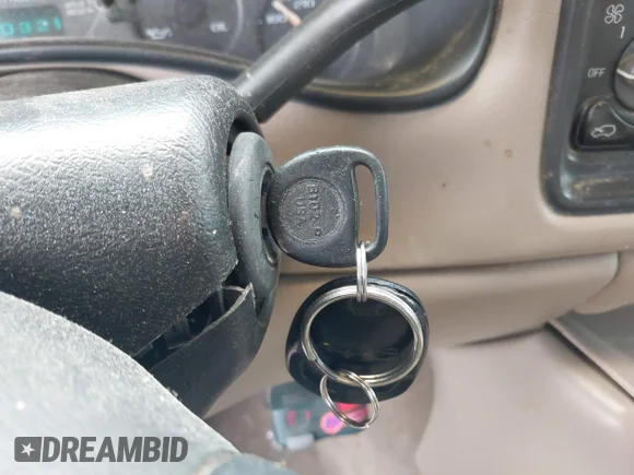 ✅ 2002 Chevrolet Silverado 2500HD LS • VIN: 1GCHK23U92F249212 • Lot: 43455955. Wystawiony na IAAI z przebiegiem 255 416 mil. Bezpłatny archiwum sprzedaży aukcyjnych z USA i szczegółowy raport historii pojazdu na DreamBid. Zdjęcie 11.
