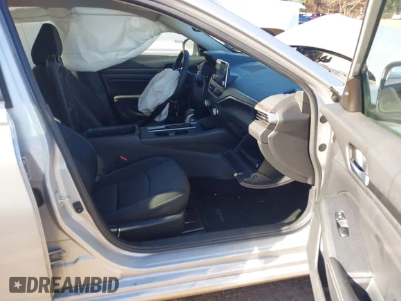 ✅ 2025 Nissan Altima SV • VIN: 1N4BL4DV0SN370115 • Lot: 44130505. Wystawiony na IAAI z przebiegiem 40 030 mil. Bezpłatny archiwum sprzedaży aukcyjnych z USA i szczegółowy raport historii pojazdu na DreamBid. Zdjęcie 5.
