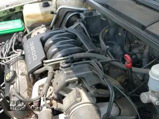 ✅ 1994 Oldsmobile 88 • VIN: 1G3HN52L8R4823130 • Lot: 42710125. Wystawiony na IAAI z przebiegiem 233 371 mil. Bezpłatny archiwum sprzedaży aukcyjnych z USA i szczegółowy raport historii pojazdu na DreamBid. Zdjęcie 13.