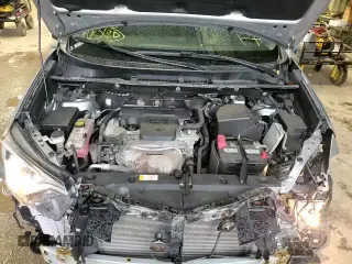 ✅ 2018 Toyota RAV4 XLE • VIN: 2T3RFREV6JW789914 • Lot: 91147215. Wystawiony na Copart z przebiegiem 134 188 mil. Bezpłatny archiwum sprzedaży aukcyjnych z USA i szczegółowy raport historii pojazdu na DreamBid. Zdjęcie 15.