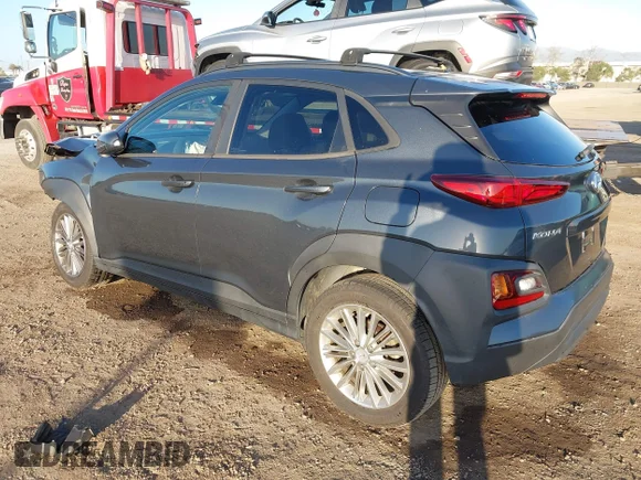 ✅ 2019 Hyundai Kona SEL • VIN: KM8K22AA7KU388647 • Lot: 44398874. Wystawiony na IAAI z przebiegiem 51 193 mil. Bezpłatny archiwum sprzedaży aukcyjnych z USA i szczegółowy raport historii pojazdu na DreamBid. Zdjęcie 3.