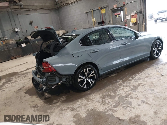 ✅ 2024 Volvo S60 Core Dark Theme • VIN: 7JRL12FK3RG326993 • Lot: 44524345. Wystawiony na IAAI z przebiegiem 34 209 mil. Bezpłatny archiwum sprzedaży aukcyjnych z USA i szczegółowy raport historii pojazdu na DreamBid. Zdjęcie 4.