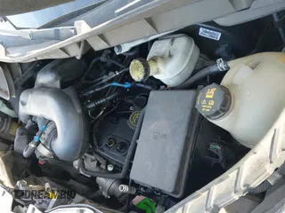 ✅ 2016 Ford Transit XL • VIN: 1FMZK1CM9GKA27097 • Lot: 43680568. Wystawiony na IAAI z przebiegiem 247 283 mil. Bezpłatny archiwum sprzedaży aukcyjnych z USA i szczegółowy raport historii pojazdu na DreamBid. Zdjęcie 19.