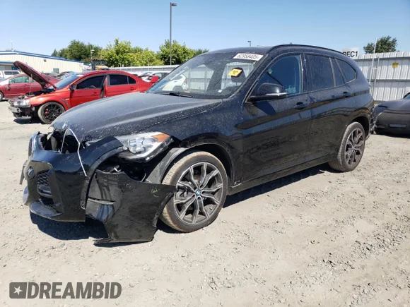 ✅ 2021 BMW X1 sDrive28i • VIN: WBXJG7C03M5S57735 • Лот: 62958405. Опубликован ранее на Copart с пробегом 51 969 миль. Бесплатный доступ к архиву аукционных продаж из США и подробный отчёт об истории автомобиля на DreamBid. Изображение 1.