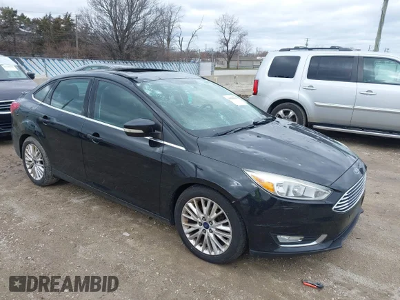 ✅ 2015 Ford Focus Titanium • VIN: 1FADP3J20FL382848 • Lot: 44598900. Wystawiony na IAAI z przebiegiem 146 407 mil. Bezpłatny archiwum sprzedaży aukcyjnych z USA i szczegółowy raport historii pojazdu na DreamBid. Zdjęcie 1.