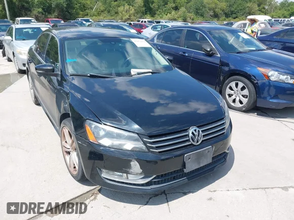 ✅ 2015 Volkswagen Passat SE • VIN: 1VWBS7A33FC055230 • Lot: 43052270. Wystawiony na IAAI z przebiegiem 174 823 mil. Bezpłatny archiwum sprzedaży aukcyjnych z USA i szczegółowy raport historii pojazdu na DreamBid. Zdjęcie 6.