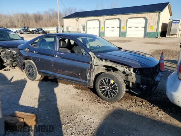 ✅ 2019 Volkswagen Jetta S • VIN: 3VWC57BU6KM214012 • Лот: 75844013. Опубликован ранее на Copart с пробегом 51 599 миль. Бесплатный доступ к архиву аукционных продаж из США и подробный отчёт об истории автомобиля на DreamBid. Изображение 4.