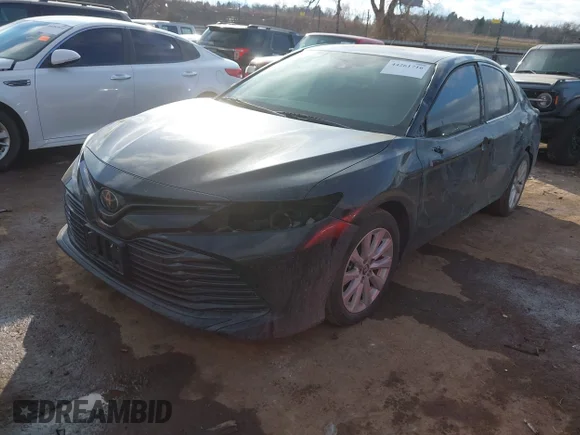✅ 2020 Toyota Camry LE • VIN: 4T1C11AK9LU937258 • Lot: 44261716. Wystawiony na IAAI z przebiegiem 74 796 mil. Bezpłatny archiwum sprzedaży aukcyjnych z USA i szczegółowy raport historii pojazdu na DreamBid. Zdjęcie 2.