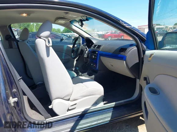 ✅ 2009 Chevrolet Cobalt LS • VIN: 1G1AK18H897150160 • Lot: 45162641. Wystawiony na IAAI z przebiegiem 170 285 mil. Bezpłatny archiwum sprzedaży aukcyjnych z USA i szczegółowy raport historii pojazdu na DreamBid. Zdjęcie 5.