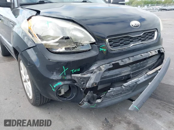 ✅ 2013 Kia Soul + • VIN: KNDJT2A64D7584989 • Lot: 44697577. Wystawiony na IAAI z przebiegiem 140 882 mil. Bezpłatny archiwum sprzedaży aukcyjnych z USA i szczegółowy raport historii pojazdu na DreamBid. Zdjęcie 6.