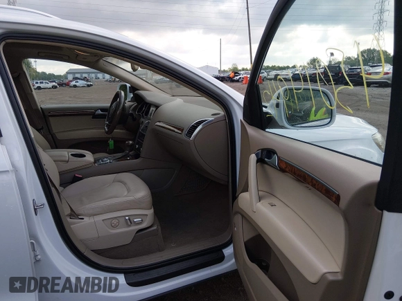 ✅ 2013 Audi Q7 Premium Plus • VIN: WA1LGAFE0DD014801 • Lot: 45014942. Wystawiony na IAAI z przebiegiem 110 558 mil. Bezpłatny archiwum sprzedaży aukcyjnych z USA i szczegółowy raport historii pojazdu na DreamBid. Zdjęcie 5.
