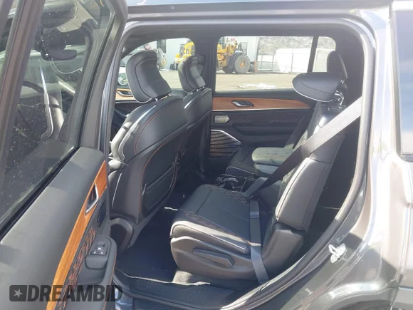 ✅ 2025 Jeep Grand Cherokee Summit • VIN: 1C4RJKEG6S8710921 • Lot: 44633824. Wystawiony na IAAI z przebiegiem 2 987 mil. Bezpłatny archiwum sprzedaży aukcyjnych z USA i szczegółowy raport historii pojazdu na DreamBid. Zdjęcie 8.