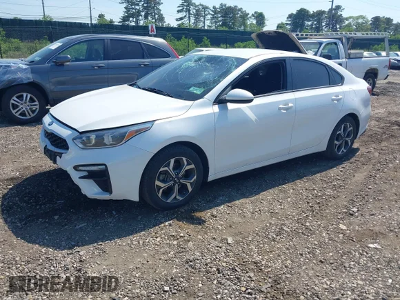 ✅ 2021 Kia Forte LXS • VIN: 3KPF24AD7ME302590 • Lot: 45151877. Wystawiony na IAAI z przebiegiem 60 382 mil. Bezpłatny archiwum sprzedaży aukcyjnych z USA i szczegółowy raport historii pojazdu na DreamBid. Zdjęcie 2.