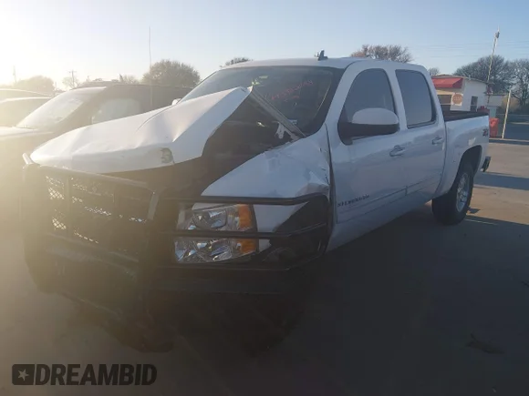 ✅ 2013 Chevrolet Silverado 1500 LTZ • VIN: 3GCPKTE70DG365957 • Lot: 43922088. Wystawiony na IAAI z przebiegiem 189 353 mil. Bezpłatny archiwum sprzedaży aukcyjnych z USA i szczegółowy raport historii pojazdu na DreamBid. Zdjęcie 2.