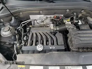 ✅ 2020 Volkswagen Atlas SEL Premium • VIN: 1V2NE2CA7LC218431 • Lot: 85129664. Wystawiony na Copart z przebiegiem 73 529 mil. Bezpłatny archiwum sprzedaży aukcyjnych z USA i szczegółowy raport historii pojazdu na DreamBid. Zdjęcie 16.