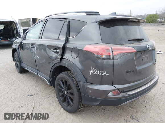 ✅ 2018 Toyota RAV4 XLE • VIN: 2T3RFREV0JW756262 • Lot: 44840656. Wystawiony na IAAI z przebiegiem 43 075 mil. Bezpłatny archiwum sprzedaży aukcyjnych z USA i szczegółowy raport historii pojazdu na DreamBid. Zdjęcie 3.