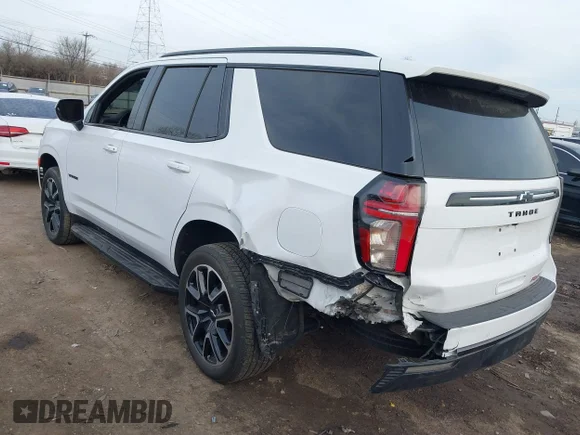 ✅ 2021 Chevrolet Tahoe RST • VIN: 1GNSKRKD8MR437213 • Lot: 41827870. Wystawiony na IAAI z przebiegiem 47 169 mil. Bezpłatny archiwum sprzedaży aukcyjnych z USA i szczegółowy raport historii pojazdu na DreamBid. Zdjęcie 3.