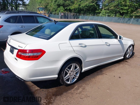 ✅ 2010 Mercedes-Benz E 550 Luxury • VIN: WDDHF9AB8AA199449 • Lot: 42463618. Wystawiony na IAAI z przebiegiem 96 505 mil. Bezpłatny archiwum sprzedaży aukcyjnych z USA i szczegółowy raport historii pojazdu na DreamBid. Zdjęcie 4.