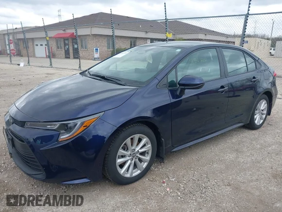 ✅ 2025 Toyota Corolla LE • VIN: 5YFB4MDE2SP293256 • Лот: 45012330. Опубликован ранее на IAAI с пробегом 10 300 миль. Бесплатный доступ к архиву аукционных продаж из США и подробный отчёт об истории автомобиля на DreamBid. Изображение 2.