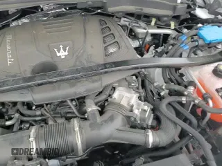 ✅ 2023 Maserati Grecale Modena • VIN: ZN682AVM5P7429004 • Лот: 88840415. Опубликован ранее на Copart с пробегом 10 553 миль. Бесплатный доступ к архиву аукционных продаж из США и подробный отчёт об истории автомобиля на DreamBid. Изображение 16.