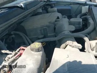 ✅ 2014 Chevrolet Suburban LS • VIN: 1GNSCHE06ER165763 • Lot: 43473605. Wystawiony na IAAI z przebiegiem 199 541 mil. Bezpłatny archiwum sprzedaży aukcyjnych z USA i szczegółowy raport historii pojazdu na DreamBid. Zdjęcie 19.