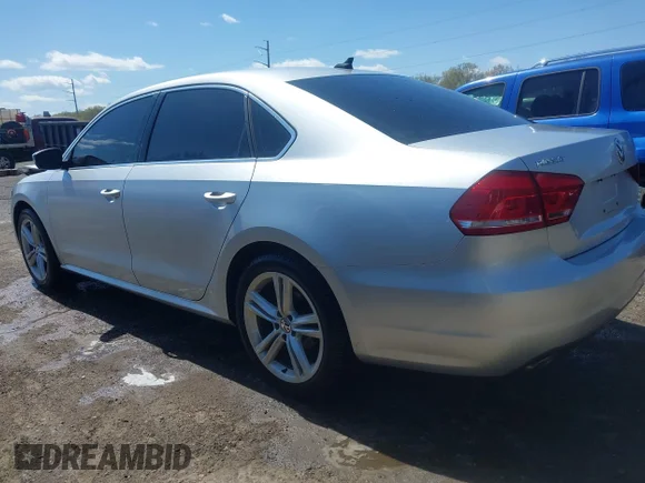 ✅ 2014 Volkswagen Passat SE • VIN: 1VWBN7A36EC064834 • Lot: 41977309. Wystawiony na IAAI z przebiegiem 181 319 mil. Bezpłatny archiwum sprzedaży aukcyjnych z USA i szczegółowy raport historii pojazdu na DreamBid. Zdjęcie 3.