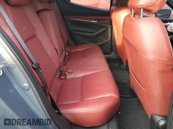 ✅ 2021 Mazda 3 Premium • VIN: JM1BPBML8M1303466 • Лот: 72588102. Опубликован ранее на Copart с пробегом Не указан. Бесплатный доступ к архиву аукционных продаж из США и подробный отчёт об истории автомобиля на DreamBid. Изображение 10.